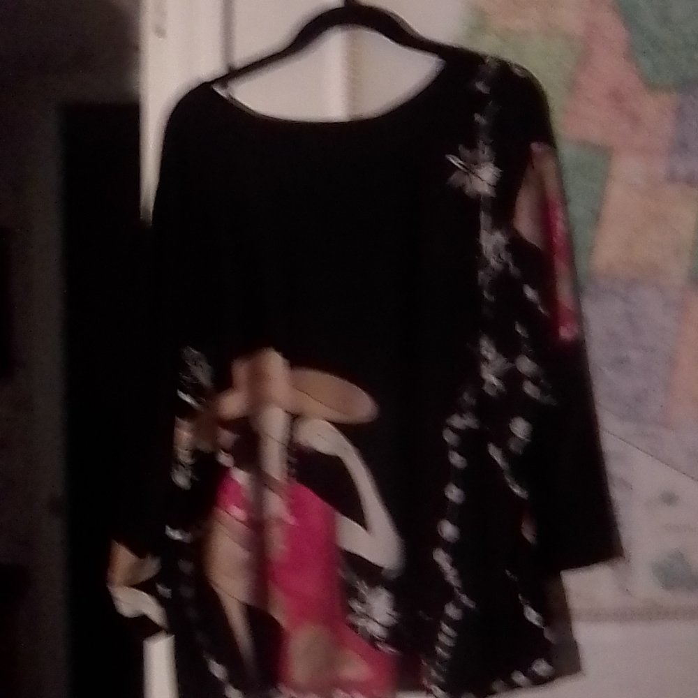 Ladies top - Picture 4 of 5